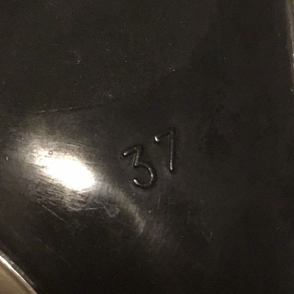 Valleverde Moda Comoda Italian Kitten Heels - Picture 7 of 7